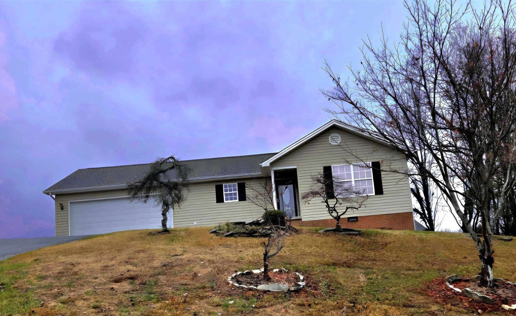 Johnson City House: 3705 Meadow Green Dr