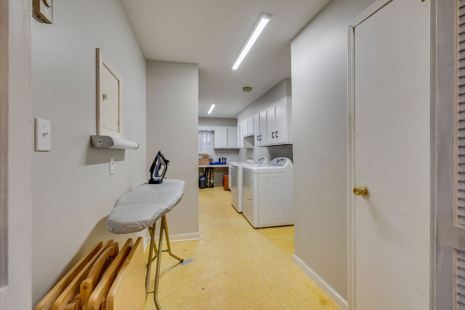 Laundry room at 1314 Woodland Ave.
