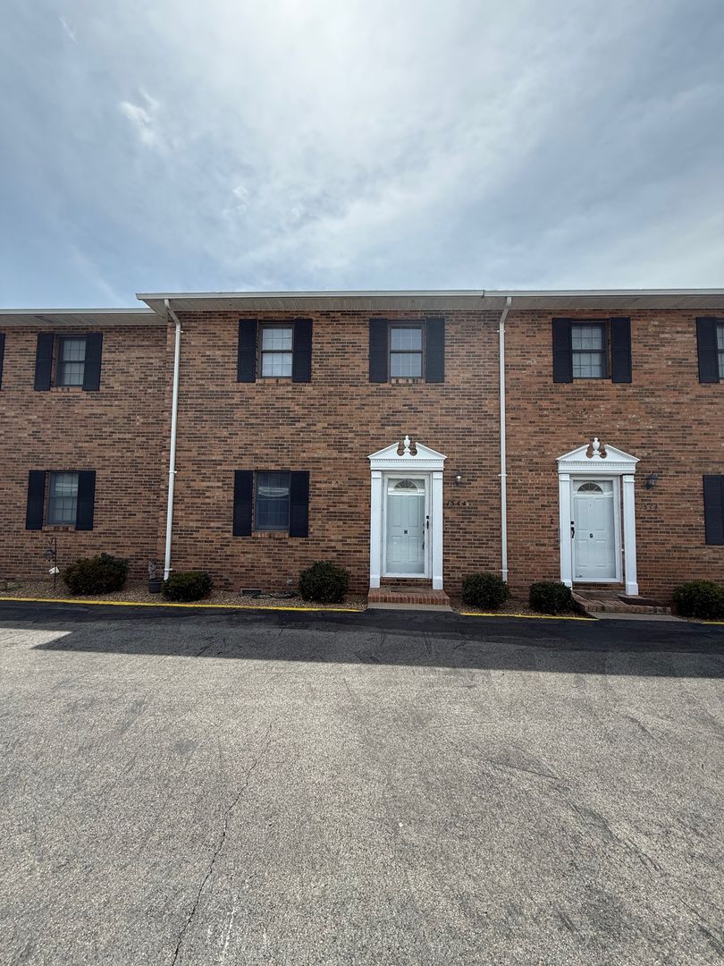 Kingsport House: 1544 Jessee Street - Unit H