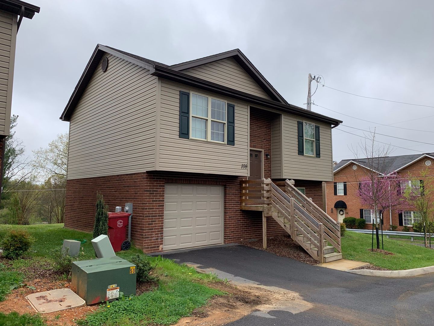 Johnson City House: 1720 Skyline Drive #108
