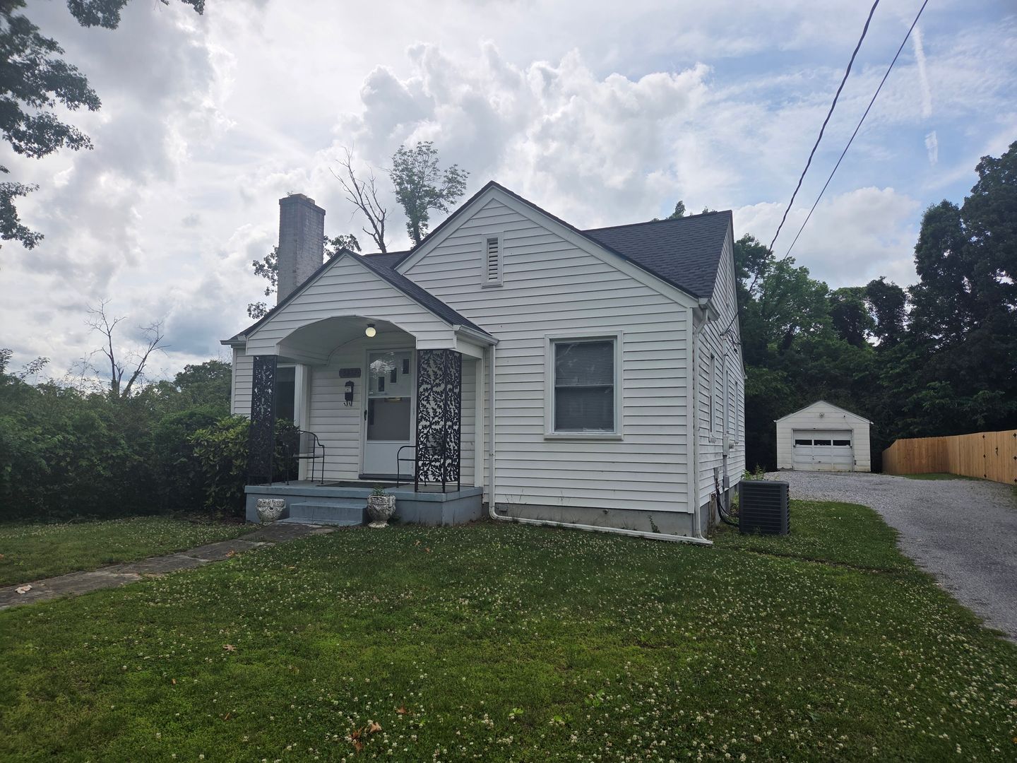 Kingsport House: 3232 Ashley Street