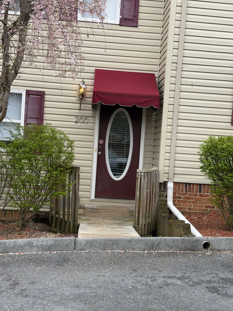 Johnson City Condo: 200 Gray Station Road