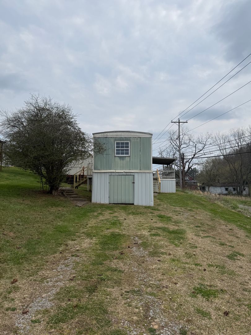 Kingsport House: 1032 W. Carters Valley Road