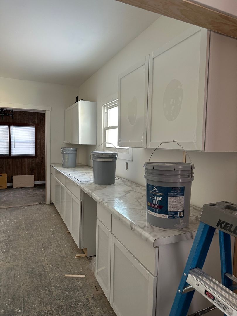 Manhattan House: 1018 Fremont St