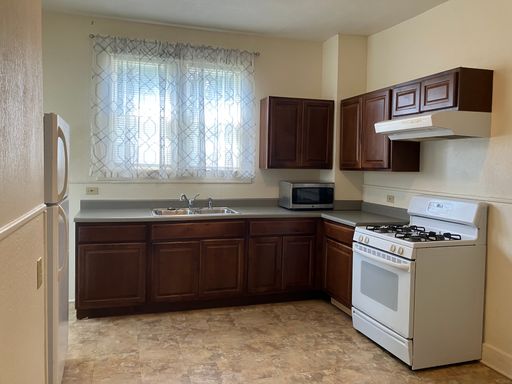 2202 State, Quincy, IL 62301