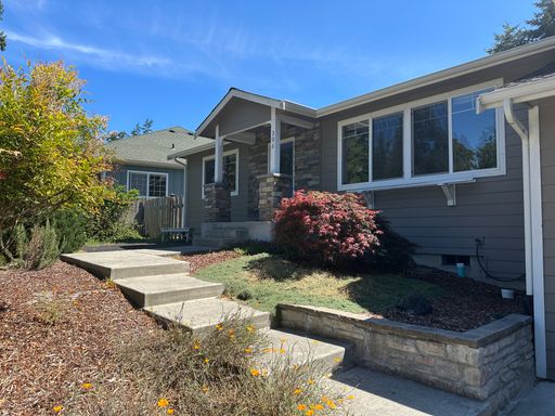 Custom house, golf course views, great space and gardens, LTR