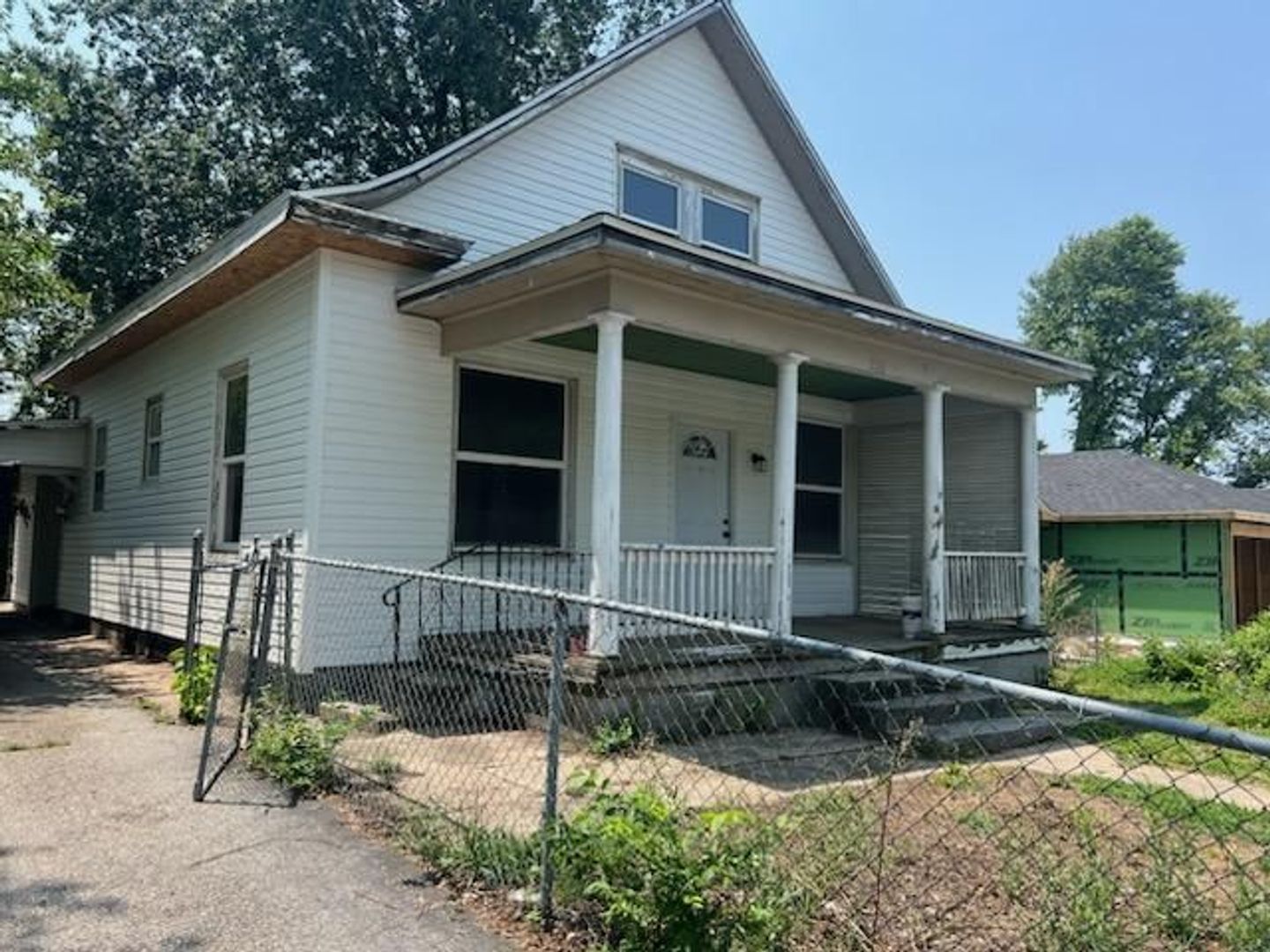 Carterville House: 135 E Hall