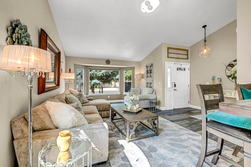 Listing photo thumbnail