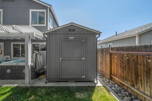 Listing photo thumbnail