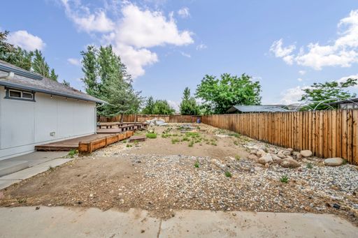 Listing photo thumbnail