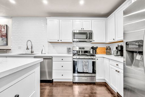Listing photo thumbnail