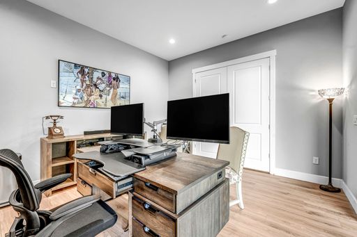 Listing photo thumbnail