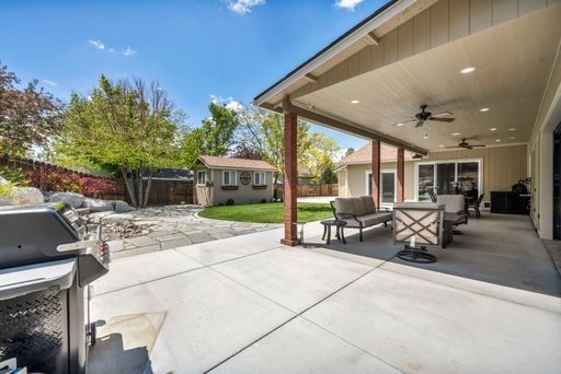 Listing photo thumbnail