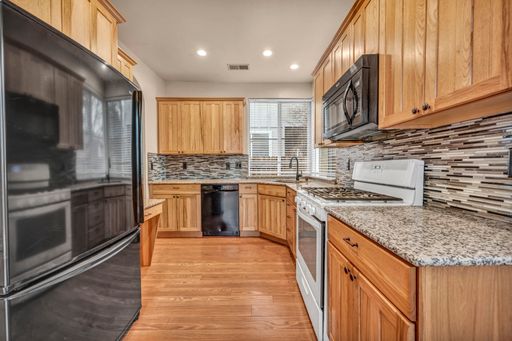 Listing photo thumbnail