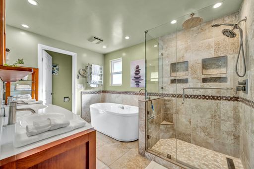 Listing photo thumbnail