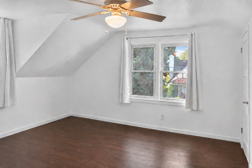 Listing photo thumbnail