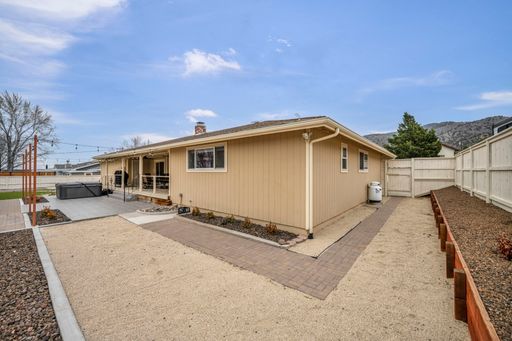 Listing photo thumbnail