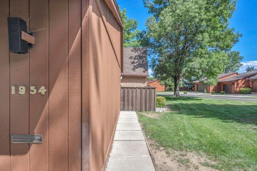 Listing photo thumbnail