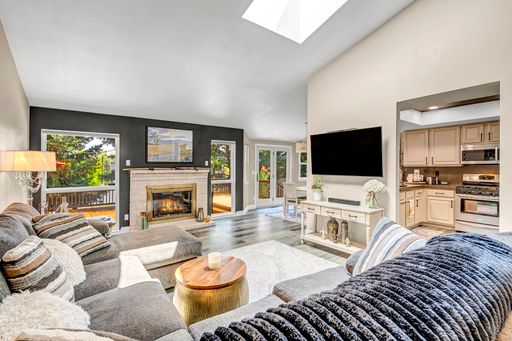 Listing photo thumbnail