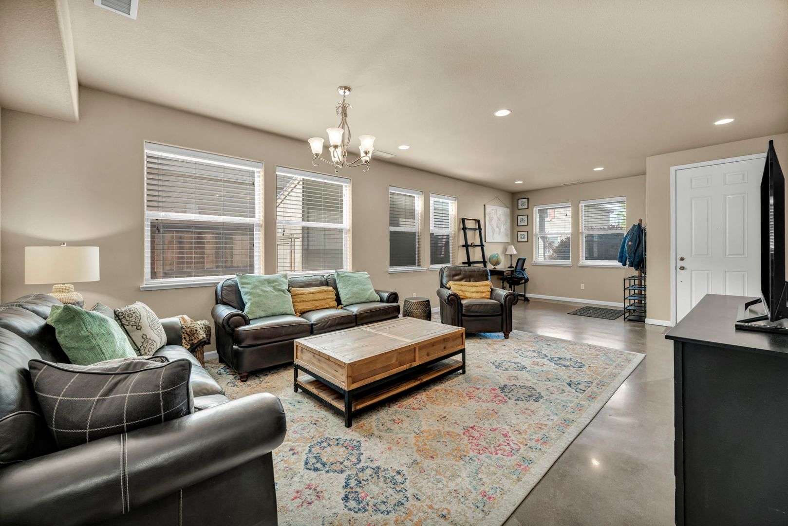 Reno House: 3680 Coastal Street