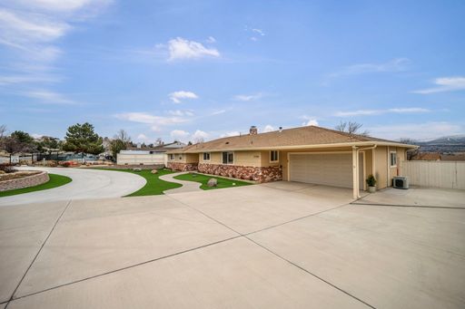 Listing photo thumbnail