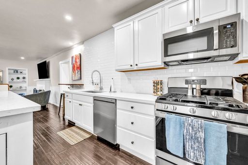 Listing photo thumbnail