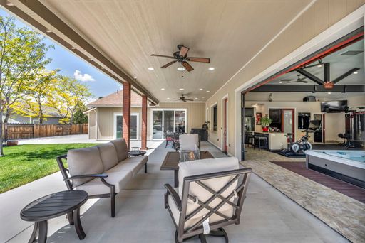 Listing photo thumbnail