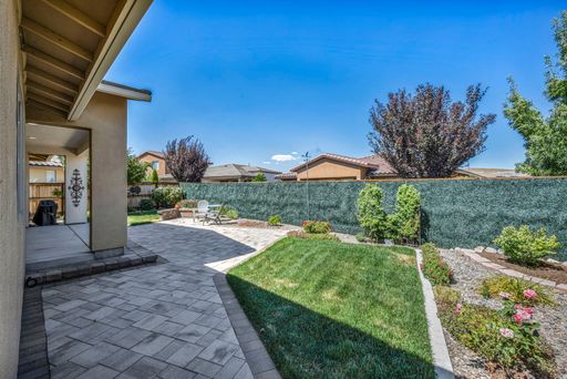 Listing photo thumbnail