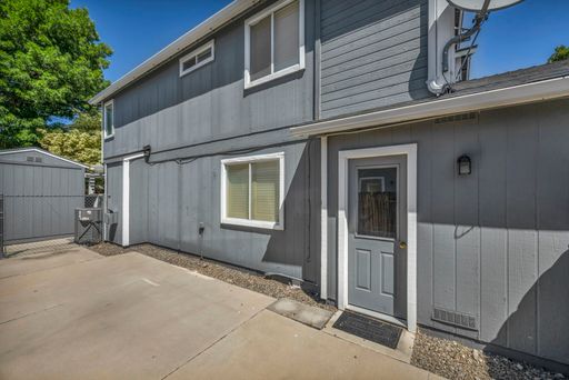 Listing photo thumbnail
