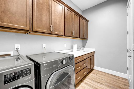 Listing photo thumbnail