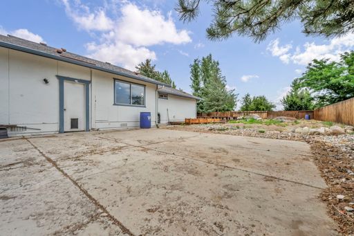 Listing photo thumbnail