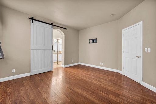 Listing photo thumbnail
