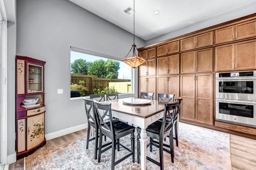 Listing photo thumbnail