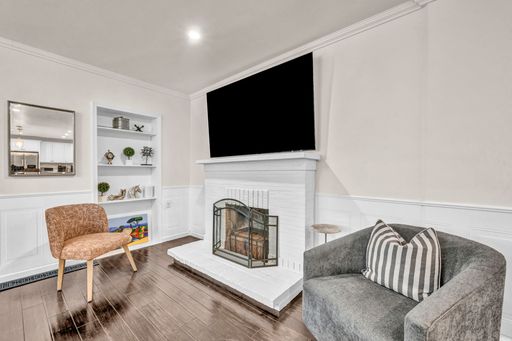 Listing photo thumbnail