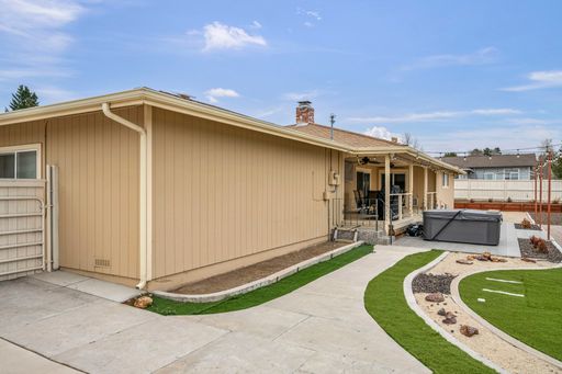 Listing photo thumbnail