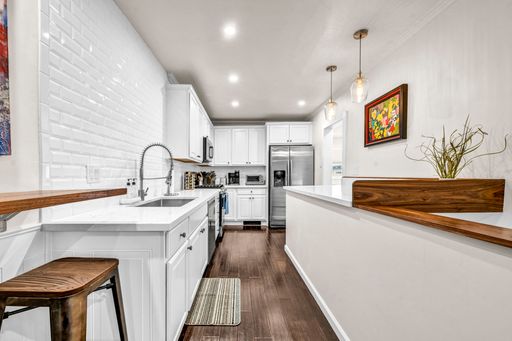 Listing photo thumbnail