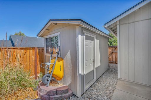 Listing photo thumbnail