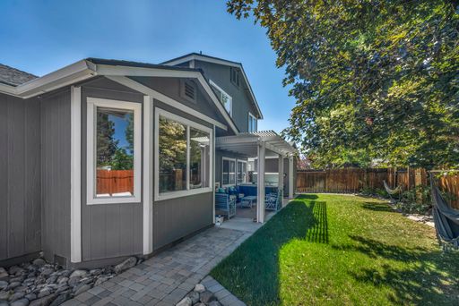 Listing photo thumbnail