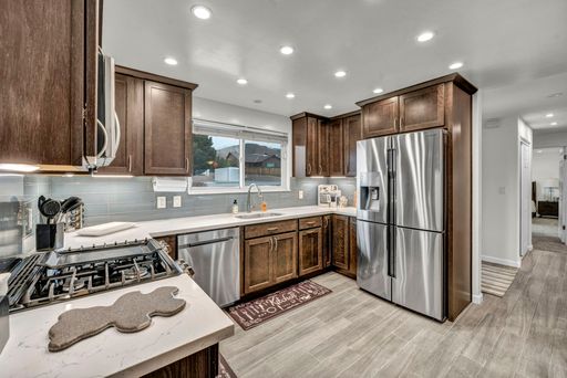 Listing photo thumbnail
