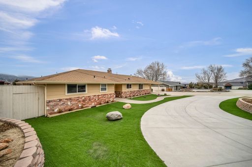 Listing photo thumbnail