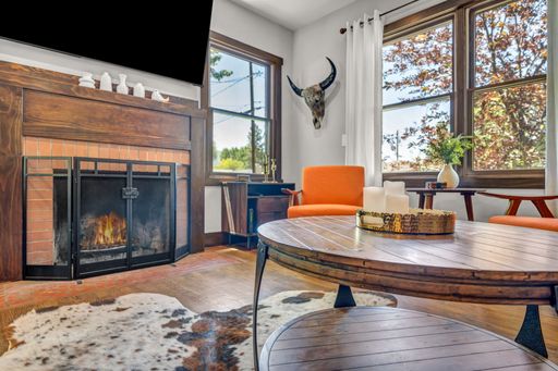 Listing photo thumbnail