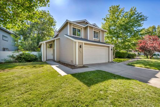 Listing photo thumbnail