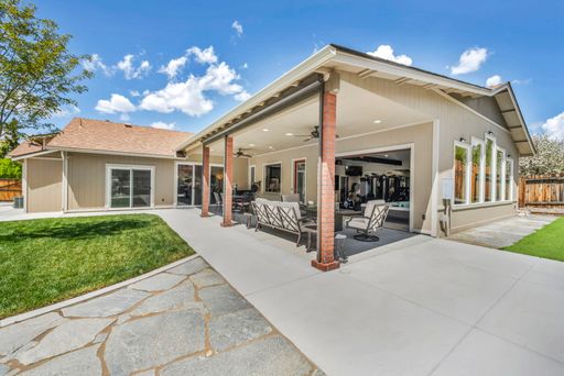 Listing photo thumbnail