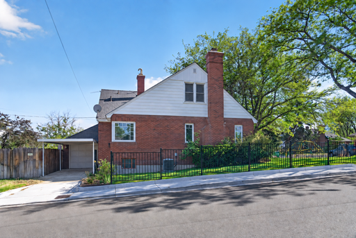 Listing photo thumbnail