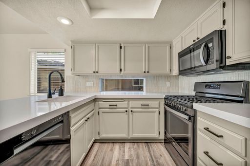 Listing photo thumbnail