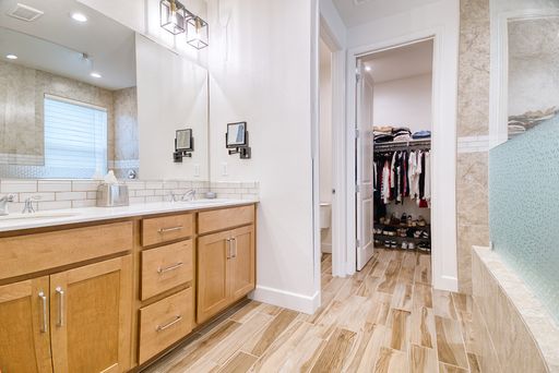 Listing photo thumbnail