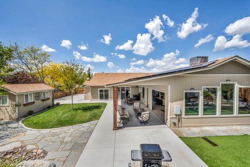 Listing photo thumbnail