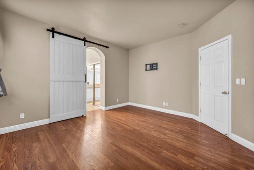 Listing photo thumbnail
