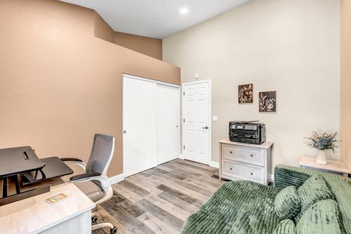 Listing photo thumbnail