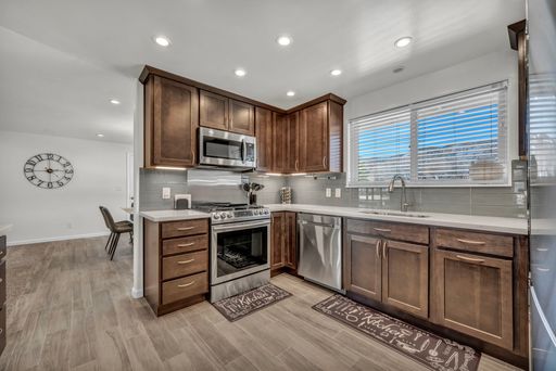 Listing photo thumbnail